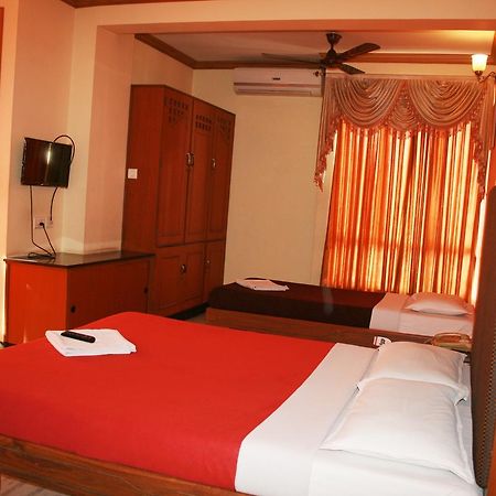 Hotel Grand Palace Коимбаторе Екстериор снимка