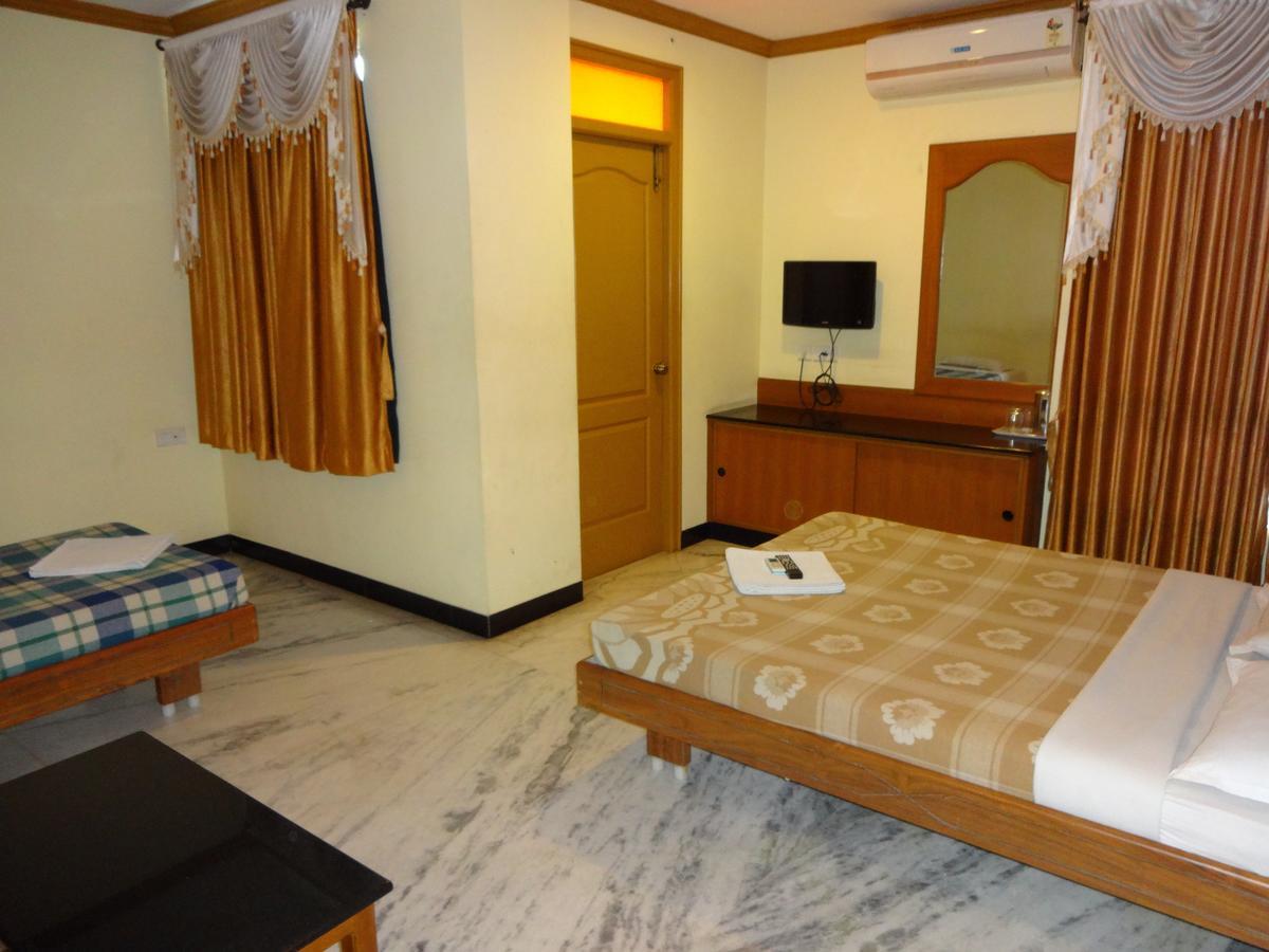 Hotel Grand Palace Коимбаторе Екстериор снимка