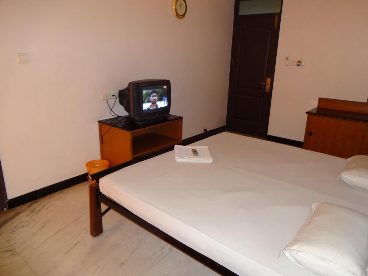 Hotel Grand Palace Коимбаторе Екстериор снимка